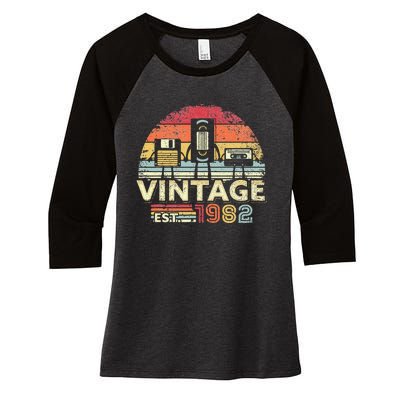 1982 Birthday Vintage Retro Vintage Women's Tri-Blend 3/4-Sleeve Raglan Shirt