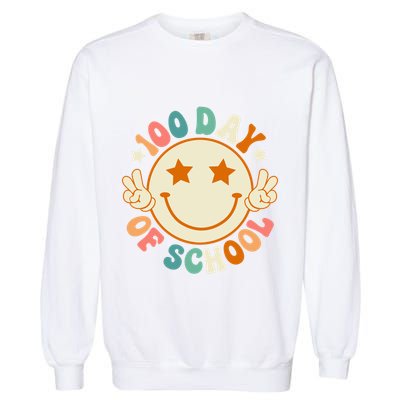 100th Days Of School Cute Happy Face 100 Days Smarter Groovy Great Gift Garment-Dyed Sweatshirt