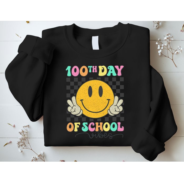 100th Day Of School Vibes Smiley Face Fun Design Sweatshirt