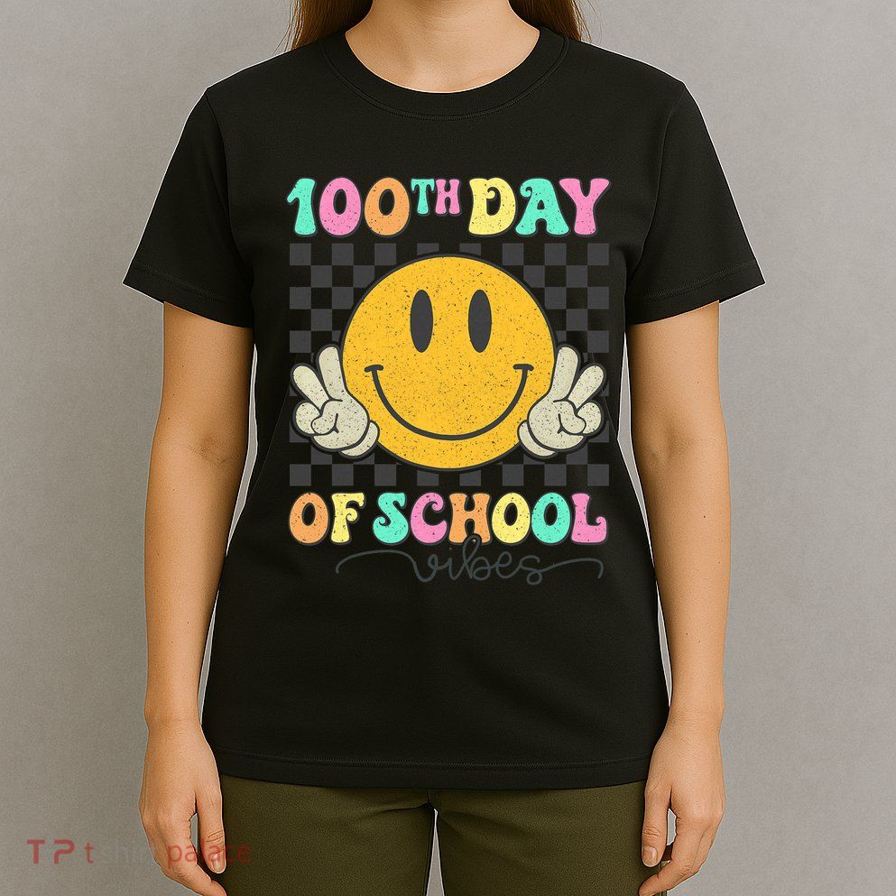 100th Day Of School Vibes Smiley Face Fun Design T-Shirt