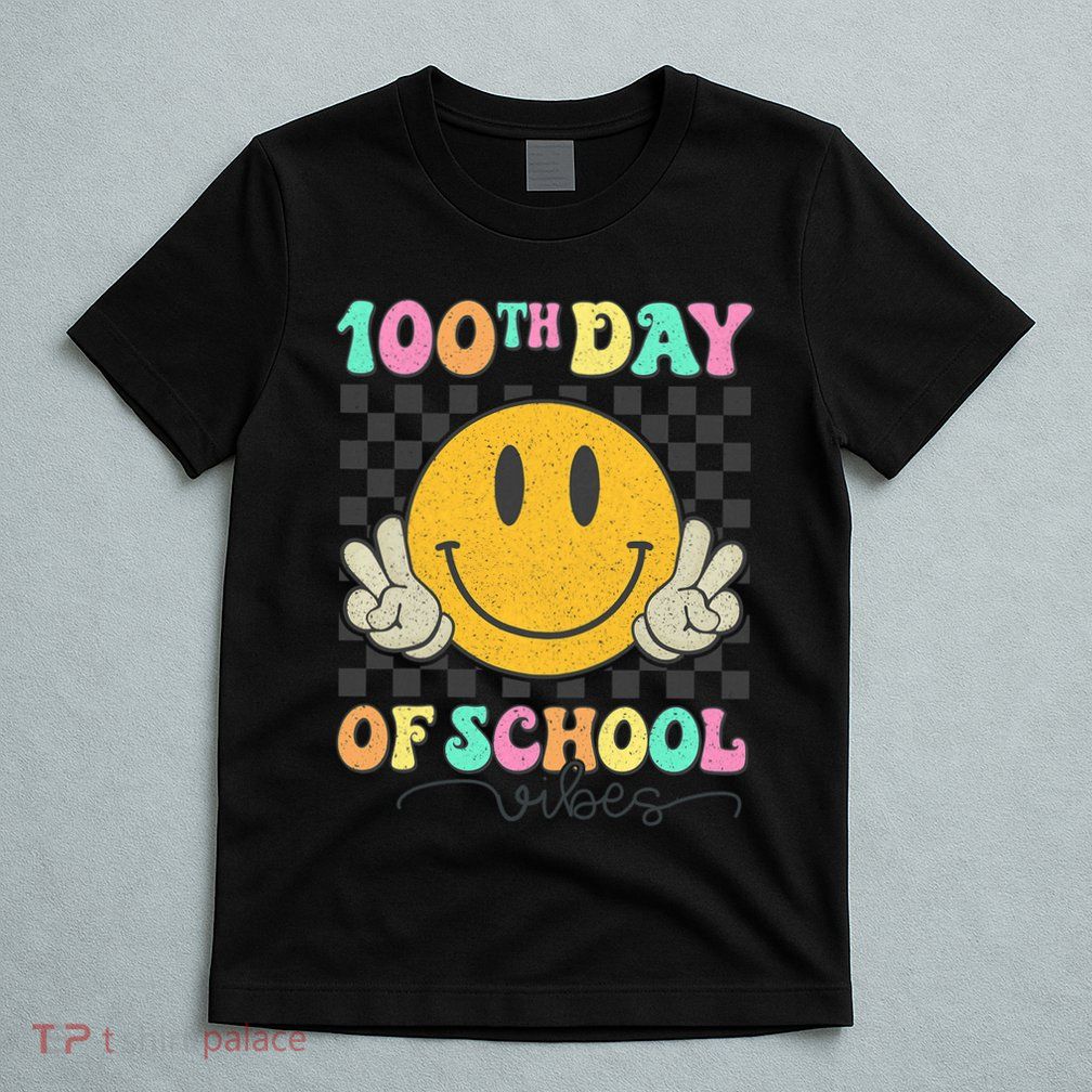 100th Day Of School Vibes Smiley Face Fun Design T-Shirt