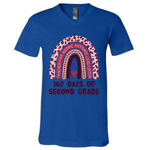 102 Day Of 2Nd Grade Rainbow 102 Day Of Second Grade Gift V-Neck T-Shirt