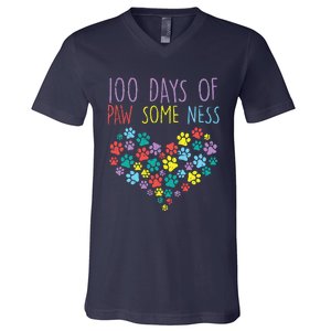 100 Days Of Pawsomeness Heart 100th Day School Dog Cat Gift V-Neck T-Shirt