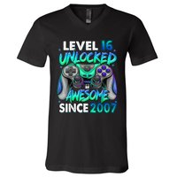 16th Gaming Birthday gift Level 16 Unlocked Awesome Video Game 2007 Birthday V-Neck T-Shirt