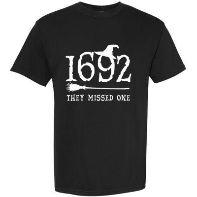 1692 They Missed One Halloween Feminist Witch Trials Garment-Dyed Heavyweight T-Shirt