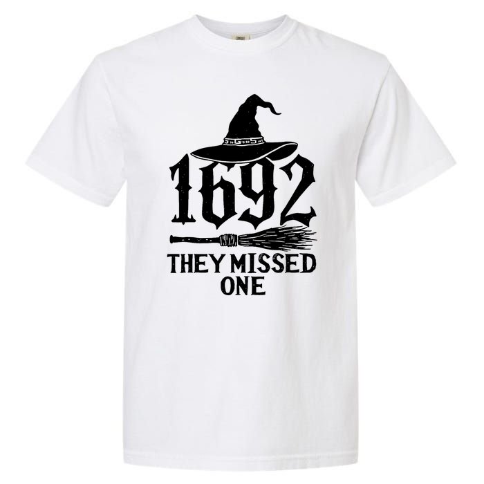 1692 They Missed One Halloween Feminist Witch Trials Garment-Dyed Heavyweight T-Shirt