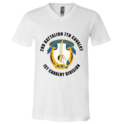 2nd Battalion 7th Cavalry 1st Cavalry Division Veteran V-Neck T-Shirt
