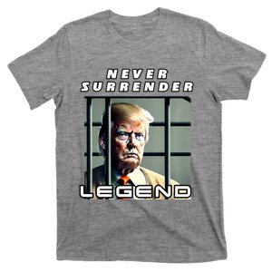 2 Finger Never Surrender Save America Legend Trump Mug Shot T-Shirt