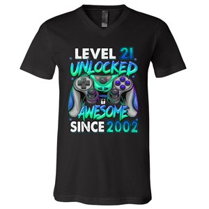 21st Gaming Birthday gift Level 21 Unlocked Awesome Video Game 2002 Birthday V-Neck T-Shirt