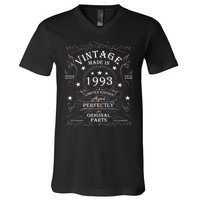 31st Birthday Retro Limited Edition Man Woman Vintage 1993 V-Neck T-Shirt