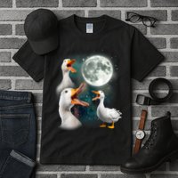3 Ducks Howl At Moon Funny Weird Cursed Pekin Duck Lover Tall T-Shirt