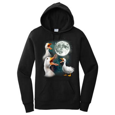 3 Ducks Howl At Moon Funny Weird Cursed Pekin Duck Lover Women's Pullover Hoodie