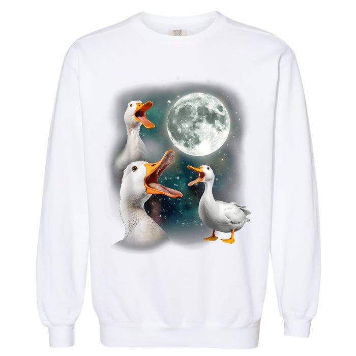 3 Ducks Howl At Moon Funny Weird Cursed Pekin Duck Lover Garment-Dyed Sweatshirt