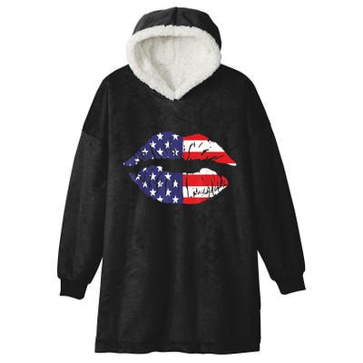 4th Of July Patriotic Hot Lips American Flag Grunge Vintage Hooded Wearable Blanket