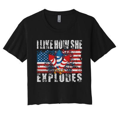 4th Of July I Like How She Explodes Firework USA Flag Women's Crop Top Tee