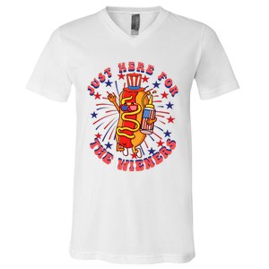 4th Of July I'm Just Here For The Wieners Hot Dogs Funny V-Neck T-Shirt