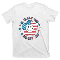 4th Of July Retro American Vibes Flower Gift T-Shirt