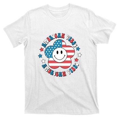 4th Of July Retro American Vibes Flower Gift T-Shirt