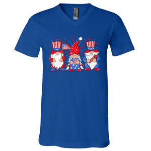 4th Of July Gnomes Patriotic American Flag Cute Three Gnomes Gift V-Neck T-Shirt