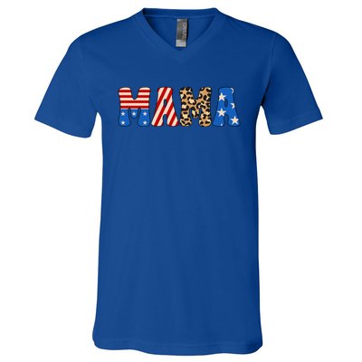 4th Of July American Mama Leopard American Flag American Mom Funny Gift V-Neck T-Shirt