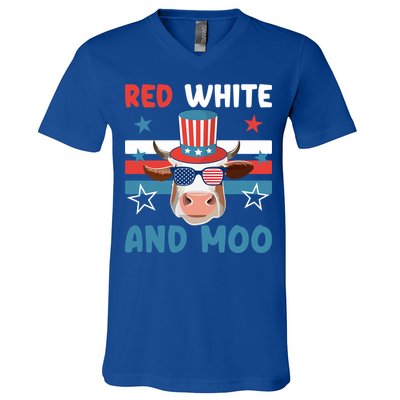 4th Of July Design Moorica Highland Cow Usa Patriotic Cow Gift V-Neck T-Shirt