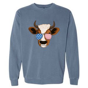 4th Of July Patriotic Cow Usa American Flag Cow Lover Farmer Gift Garment-Dyed Sweatshirt