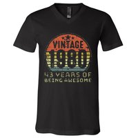 43 Year Old Birthday Vintage 1980 43rd Birthday V-Neck T-Shirt