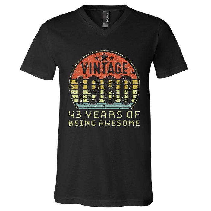 43 Year Old Birthday Vintage 1980 43rd Birthday V-Neck T-Shirt