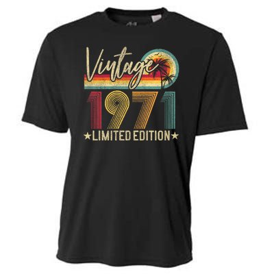 53rd Birthday Vintage 1971 53 Years Old Retro Cooling Performance Crew T-Shirt