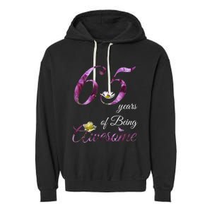 65 Year Old Shirt Awesome Floral 1958 65th Birthday Present Gift Garment-Dyed Fleece Hoodie