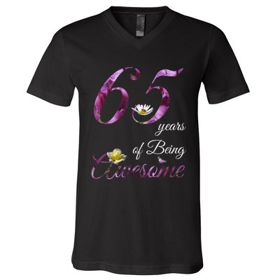 65 Year Old Shirt Awesome Floral 1958 65th Birthday Gift V-Neck T-Shirt