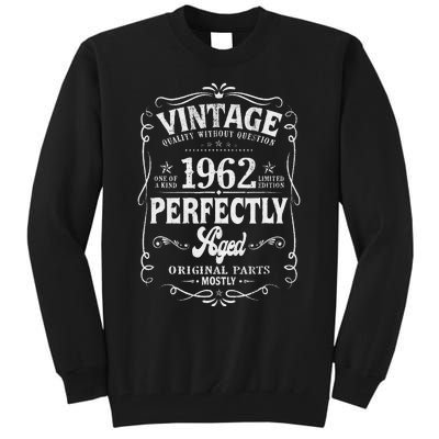 60 Year Old Vintage 1962 60th Birthday Gifts Made In 1962 Tall Sweatshirt