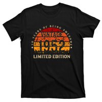 70 Year Old Gifts Retro Vintage 1952 Limited Edition 70th Birthday T-Shirt