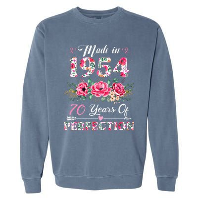 70 Year Old Made In 1954 Floral 70th Birthday Gifts Garment-Dyed Sweatshirt