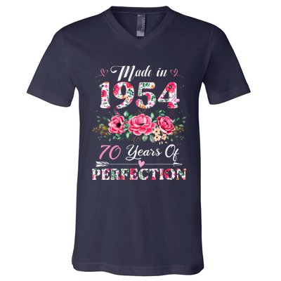 70 Year Old Made In 1954 Floral 70th Birthday Gifts V-Neck T-Shirt