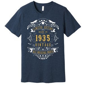 88 Years Old 88th Birthday Present Made Born in 1935  Wo Idea Premium T-Shirt