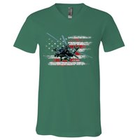 Ah 64 Apache Bringing In The Muscle Veteran Gifts V-Neck T-Shirt