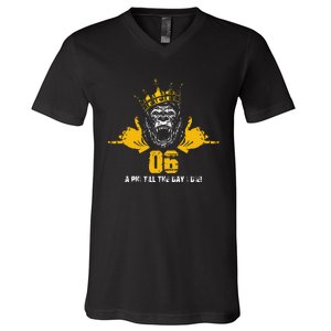 Alpha African 1906 Fraternity Hand Sign Ape Crown V-Neck T-Shirt