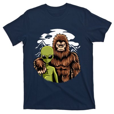 Alien And Bigfoot UFO Abduction Believer T-Shirt