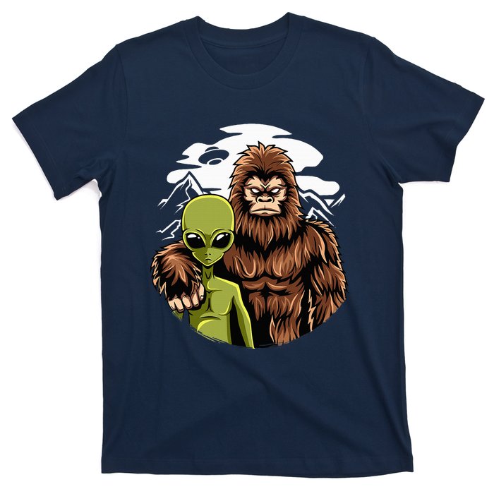 Alien And Bigfoot UFO Abduction Believer T-Shirt