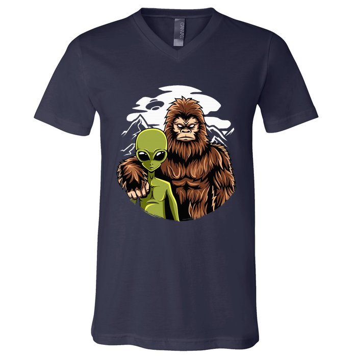 Alien And Bigfoot UFO Abduction Believer V-Neck T-Shirt