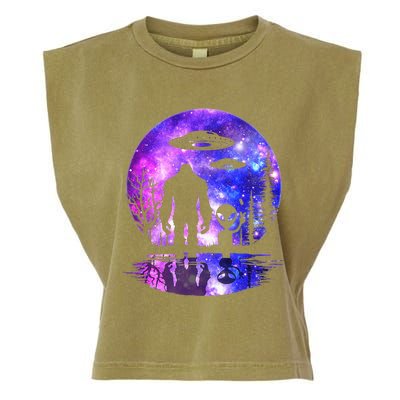 Alien And Bigfoot Full Moon Sasquatch Ufo Garment-Dyed Women's Muscle Tee