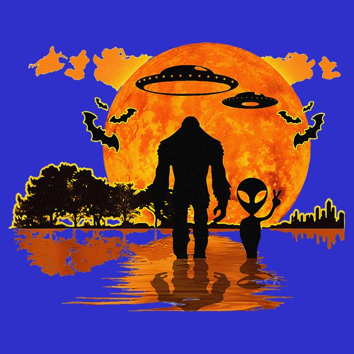 Alien And Bigfoot Sasquatch Moon Halloween Apron