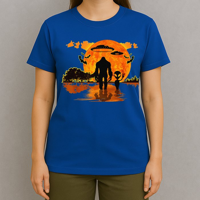 Alien And Bigfoot Sasquatch Moon Halloween T-Shirt