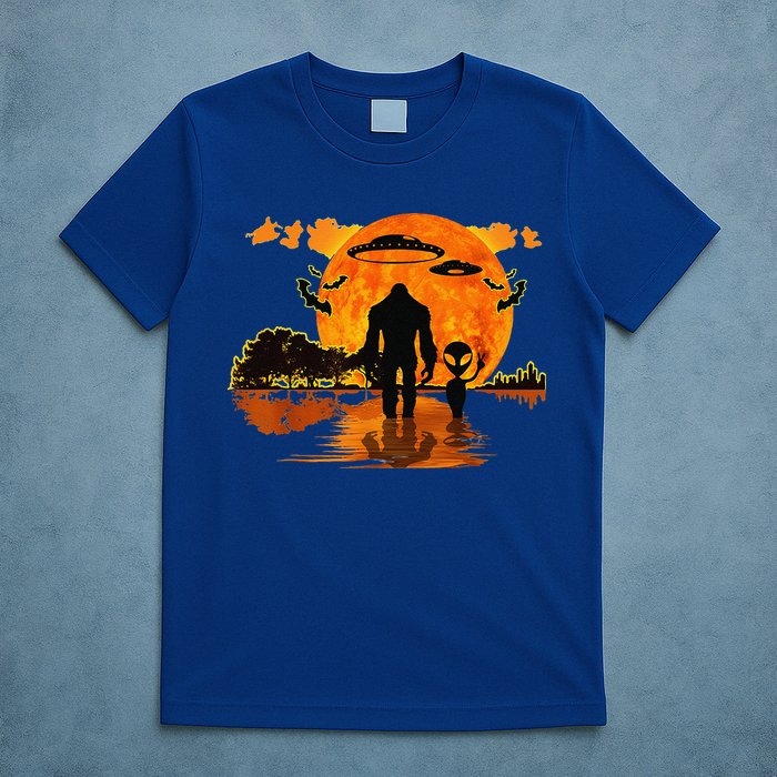 Alien And Bigfoot Sasquatch Moon Halloween T-Shirt