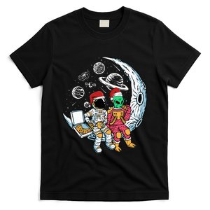 Alien Astronaut Eating Pizza Christmas Pajama Funny XMas T-Shirt