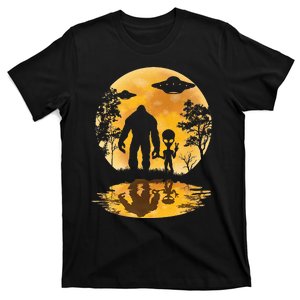 Alien Bigfoot Moon Sasquatch Ufo Extraterrestrial T-Shirt