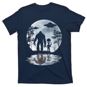 Alien Bigfoot Moon Sasquatch UFO Extraterrestrial Men Women T-Shirt