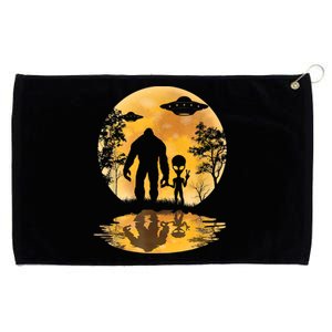 Alien Bigfoot Moon Sasquatch UFO Extraterrestrial Men Women Grommeted Golf Towel