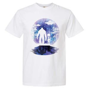 Alien Bigfoot Moon Sasquatch UFO Extraterrestrial Men Women Garment-Dyed Heavyweight T-Shirt